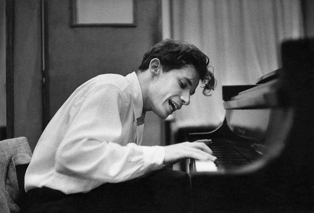 Glenn Gould playing the piano