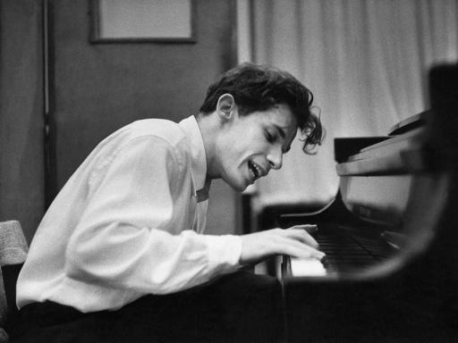 Glenn Gould playing the piano